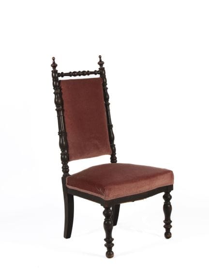 Sedia in legno naturale, base tornita
Epoca: XIX s