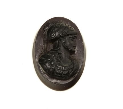 Cameo sobre papel, sobre piedra dura, decorado con