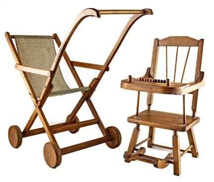 Mobili per bambole in legno naturale, composti da: