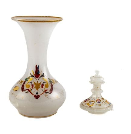 Set consisting of 1 vase with a flattened body and