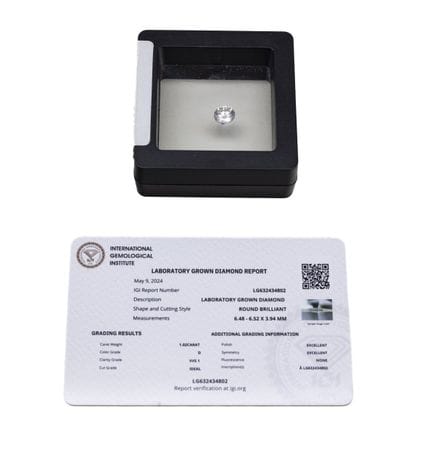 Diamant de laboratoire de synthèse sur papier de 1