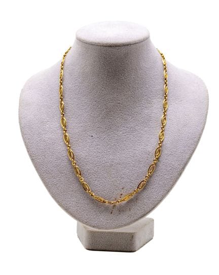 Collier en or jaune 18 K (750/1000), les maillons 