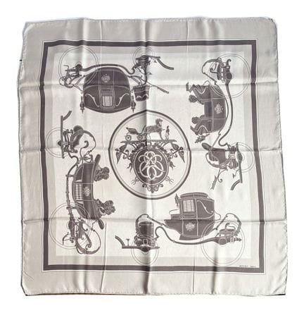HERMES PARIS
Carré en twill de soie imprimée, modè