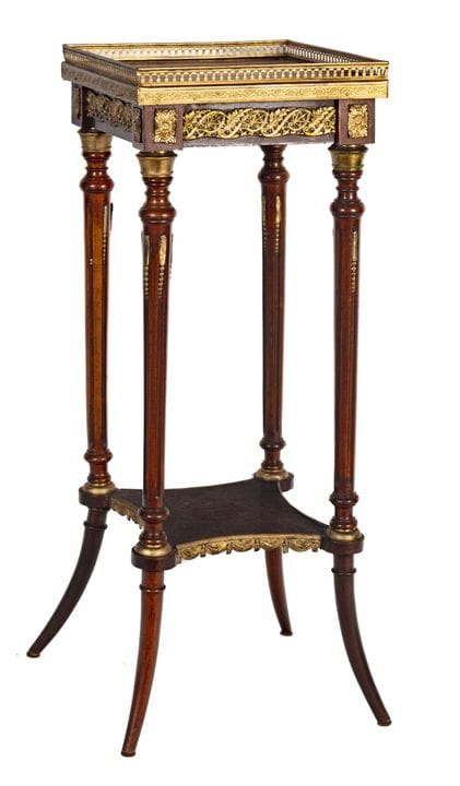 Sellette ou porte-plante en bois mouluré et garnit