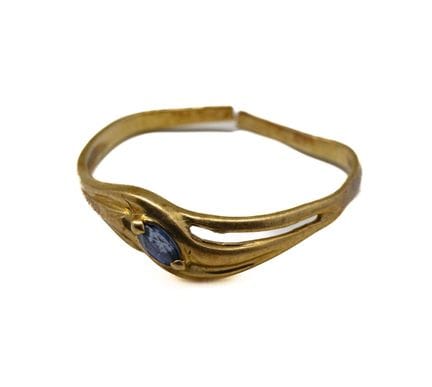 Bague en or jaune 18 K (750/1000) à motif ajouré e