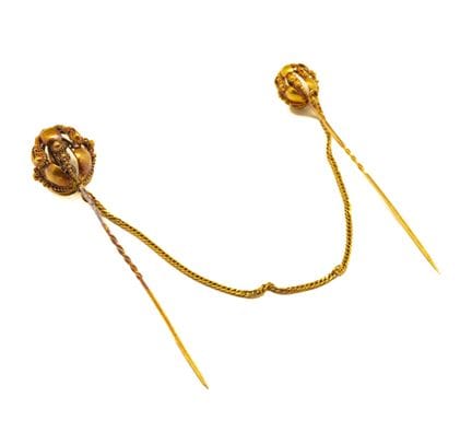 Épingles formant attaches de cape en or jaune 18 K