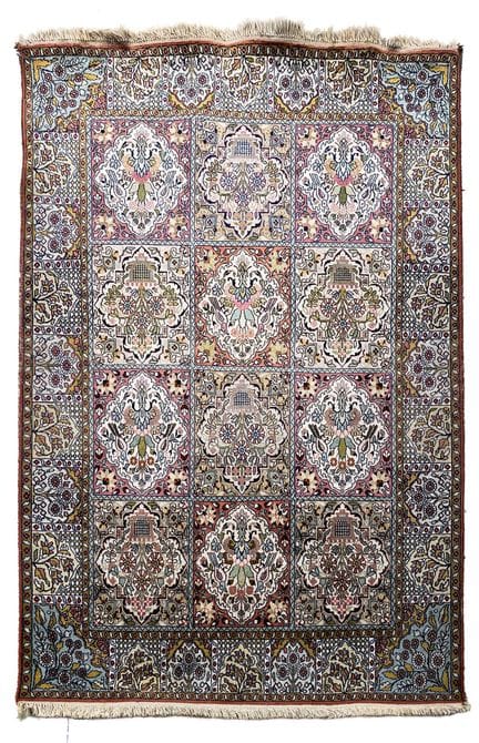 Tapis à franges en laine à décor de mosaïque de ca