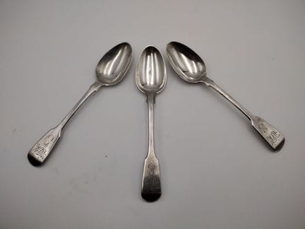 Trois cuillères géorgiennes en argent signées Will