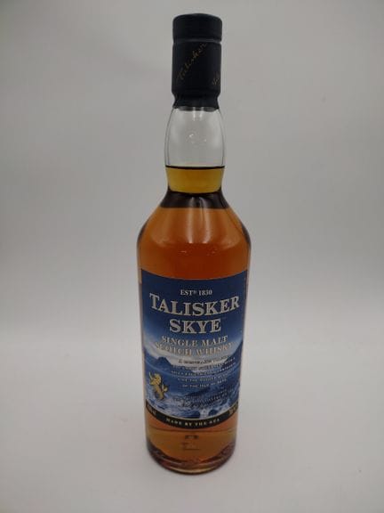 一瓶塔利斯克·斯凯单一麦芽苏格兰威士忌，70cl，酒精度45.8%，约2015–2021年
