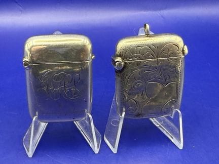 Deux étuis à allumettes anciens de style édouardie