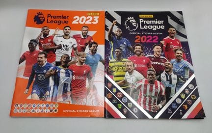 Coppia di album ufficiali di figurine da calcio Pa