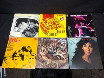 Collezione di 42 LP in vinile, tra cui Elvis Presl