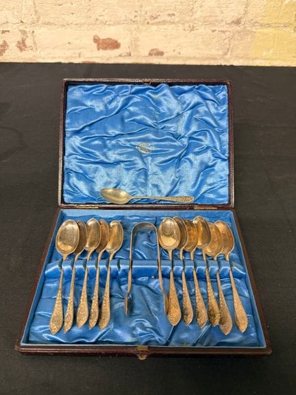 Ensemble partiel de 11 cuillères à thé victorienne
