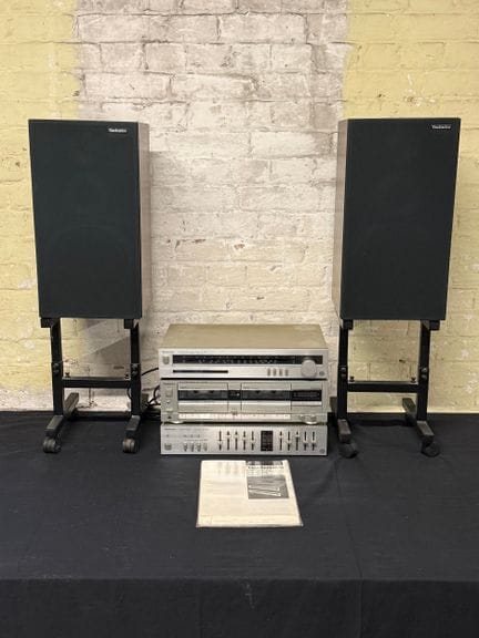 Impianto stereo Hi-Fi Technics risalente agli anni