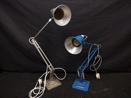 Paire de lampes de bureau industrielles « Anglepoi