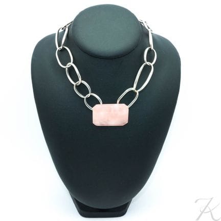Collana CHANEL in argento con quarzo rosa, rara e 
