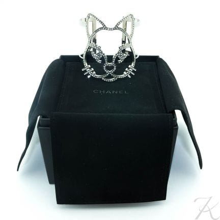 CHANEL by Karl Choupette: bracciale a forma di gat