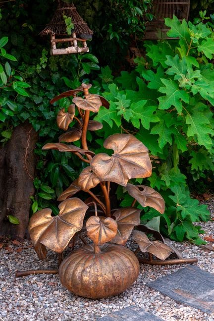 Arte moderna
Scultura luminosa
Metallo dorato 
Mod