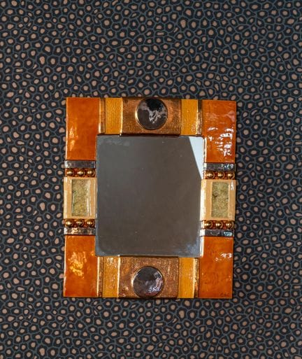 Marion DE CRECY  (geb. 1954)
„Perlen“
Spiegel
Glas