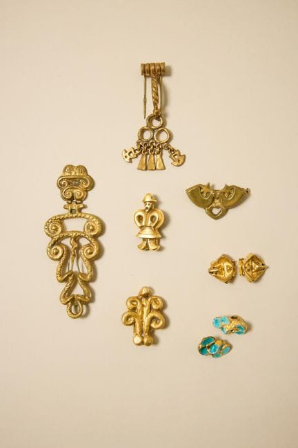 Line VAUTRIN (1913-1997)
Conjunto de broches, alfi