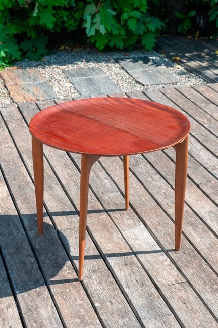 斯堪的纳维亚风格作品
折叠桌
柚木
约1950年设计
61 x 52.5 厘米
有翘起和缺损处