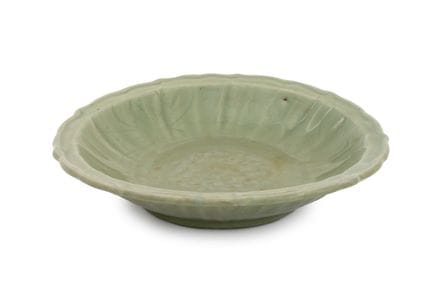 Plato de celadón de Zhejiang, de la dinastía Ming 