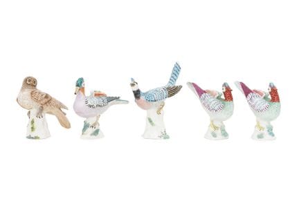 克朗·斯塔福德郡鸟类雕塑，5
一套五件“皇冠斯塔福德郡”陶瓷鸟类雕塑，由M. Doubell Mil
