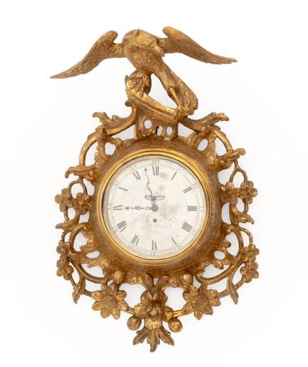 Orologio da tavolo in legno dorato dell’epoca di G