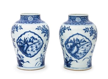 Jarrones chinos de porcelana azul y blanca de la é