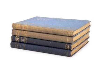 H. Avray Tipping, « English Homes », 4 volumes.
Ti