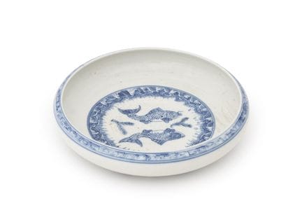 Cuenco de porcelana azul y blanca con motivo de ca