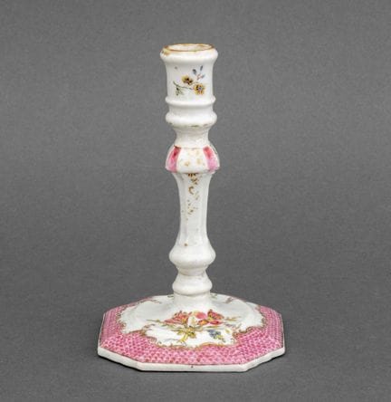 Candelabro chino de porcelana «Famille Rose» de la