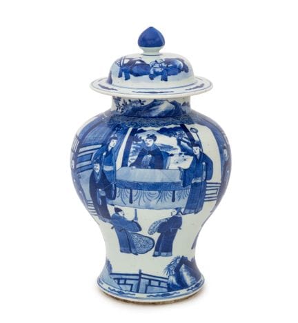 Jarrón chino con tapa de porcelana azul y blanca d
