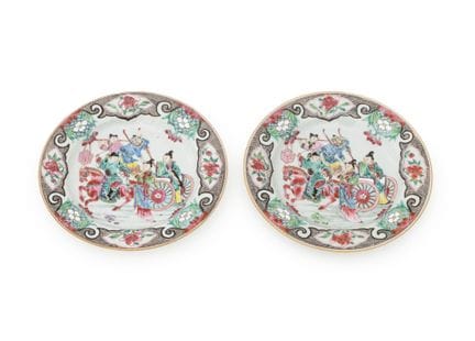 Pares de platos chinos de porcelana «Famille Rose»