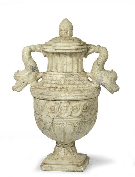 VASO IN MARMO, XVIII SECOLO, corpo scolpito con de