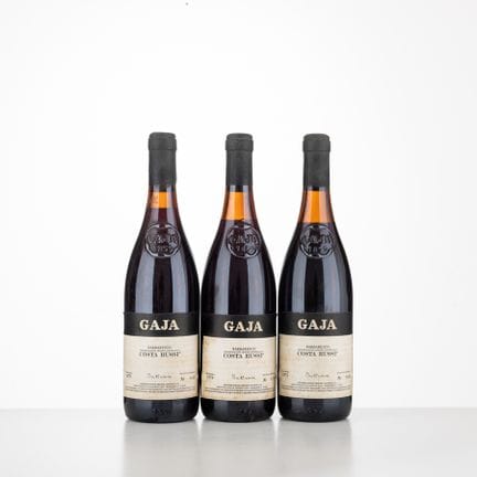 1979年加雅酒庄科斯塔·鲁西巴贝斯克红葡萄酒
3瓶（75cl）
液面高度2厘米