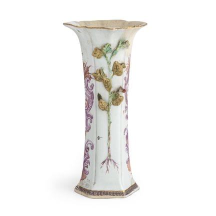 VASE À FLEURS EN PORCELAINE POLYCHROME, MANUFACTUR