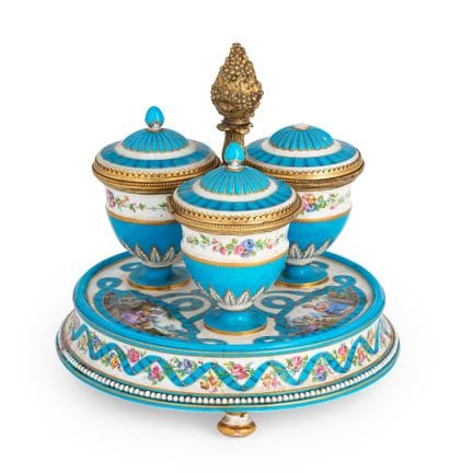 ENCRIER EN PORCELAINE POLYCHROME, PROBABLEMENT DE 