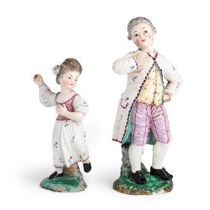 DEUX FIGURINES EN PORCELAINE POLYCHROME, MANUFACTU