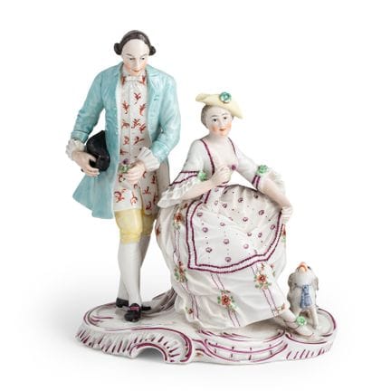 ENSEMBLE EN PORCELAINE POLYCHROME, MANUFACTURE DE 