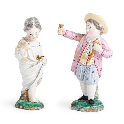 DEUX FIGURINES EN PORCELAINE POLYCHROME, MANUFACTU