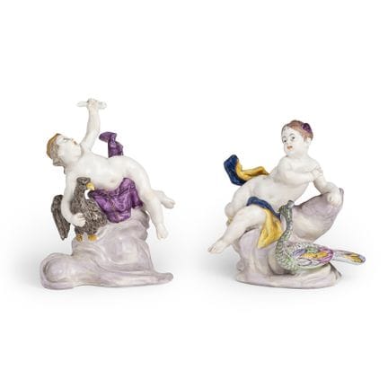 PAIRE DE FIGURINES EN PORCELAINE POLYCHROME, MANUF