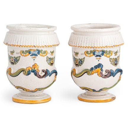 PAIRE D'ALBARELLI EN MAJOLIQUE POLYCHROME, FOUR DE