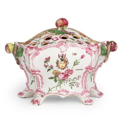 JARDINIÈRE EN MAJOLIQUE POLYCHROME, PROBABLEMENT D