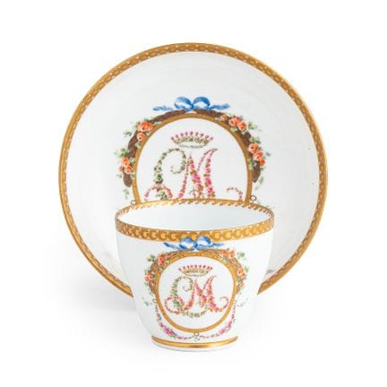 TASSE AVEC SOUCOUPE EN PORCELAINE POLYCHROME, MANU