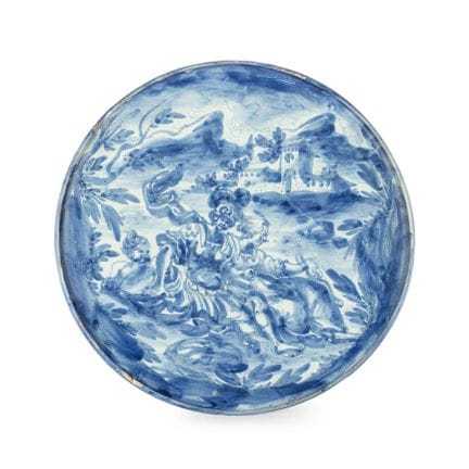 COUPE EN MAJOLIQUE BLANCHE ET BLEUE, FOUR DE SAVON