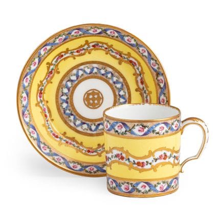 TASSE AVEC SOUCOUPE  EN PORCELAINE POLYCHROME, MAN