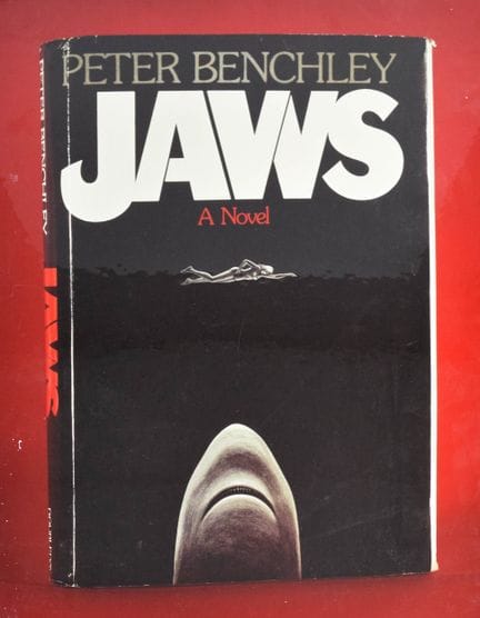 Sovraccoperta della prima edizione di *Jaws* edita