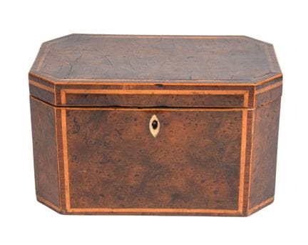 Teedose im Regency-Stil mit achteckiger Form, gefe