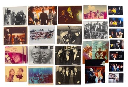 Una raccolta di 24 fotografie d’epoca che document